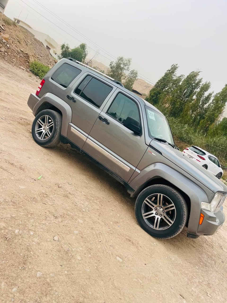 جيب ليبرتى ٢٠١٢لمتد  فول فول  جديد ولا برغي ما ملعوب بي كير محرك تبريد  كله جديد  بانسبه صبغ باب صندوق شبر بي  سياره مال بيت جديد. ماشي ١١٧الف   اريد بيع مستعجل  محتاج. فلوس و سعر مال بيع ٩٥$قفل قفل قفل  سياره احلى من صوره سياره. موجود موصل ***********واتساب
