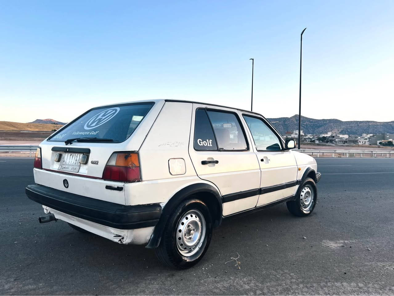 سەرەتا بەناوی خوا
golf
1992
کەم مەسرەف 
دژە فیتەر
کەم بەنزین خۆر
مالی فەقیرە بێ مە سرەف 
هەموو گیانی بەشەرت
کارەبای هەمووی بەشەرت
گێڕو مەکینە بەشەرت
سەیارەکە سەنەوی عاچە بە شەرتی تەحویل
لایت زینۆنو لایت عەلقە
تازە پێشو دوای داگیراوە بێ تە قەو ڕەقە
بەرگە درگاو بەرگە کوشن تازە تێگیراوە 
$18 تۆزێک مە جال
*********** السليمانية, العراق
