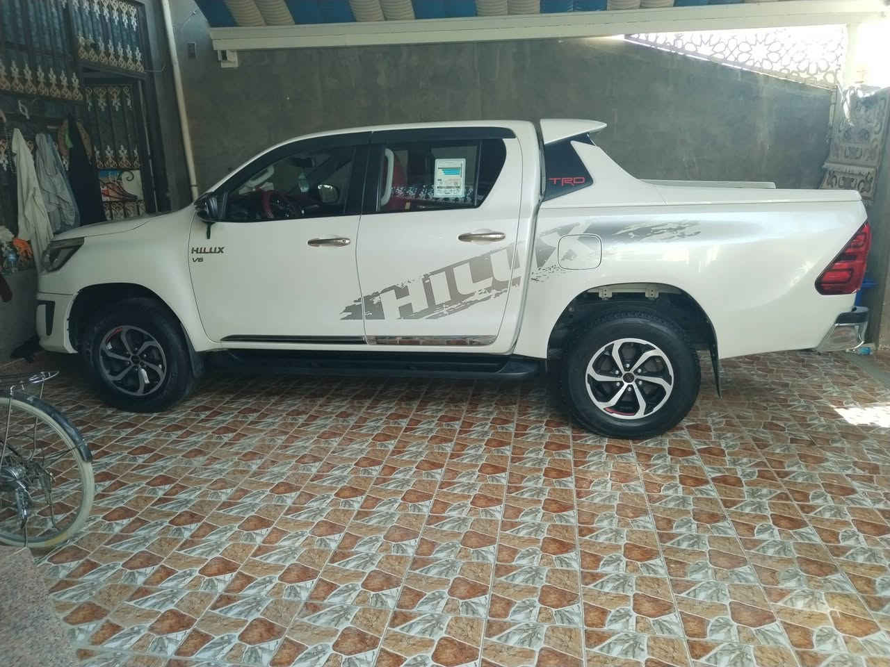 TOYOTA  TRD    البيع
السلام عليكم تيوتا هايلوكس 

موديل 2020 المقدس 

مواصفات

بصمه 

مكينه 6v

تبريد قطعتين 

السياره كفاله عامه 

السعر 325   $
  
ماشيه 90

الاستفسار 

***********
