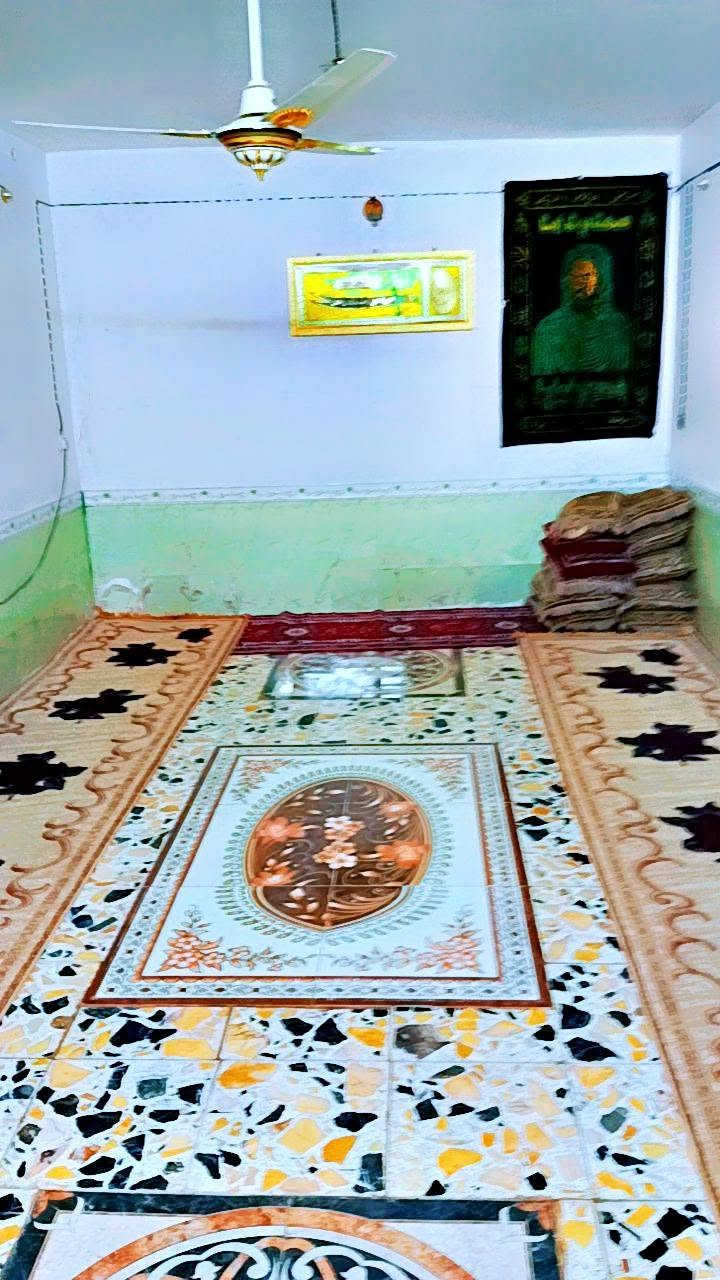 للبيع بيت طابو زراعي المساحه ٣٠٠ متر السعر ٤٠ بي مجال كوفه علوه الفحل قرب المشروع يم صيدليه بابل الشراي يتصل *********** النجف الاشرف
