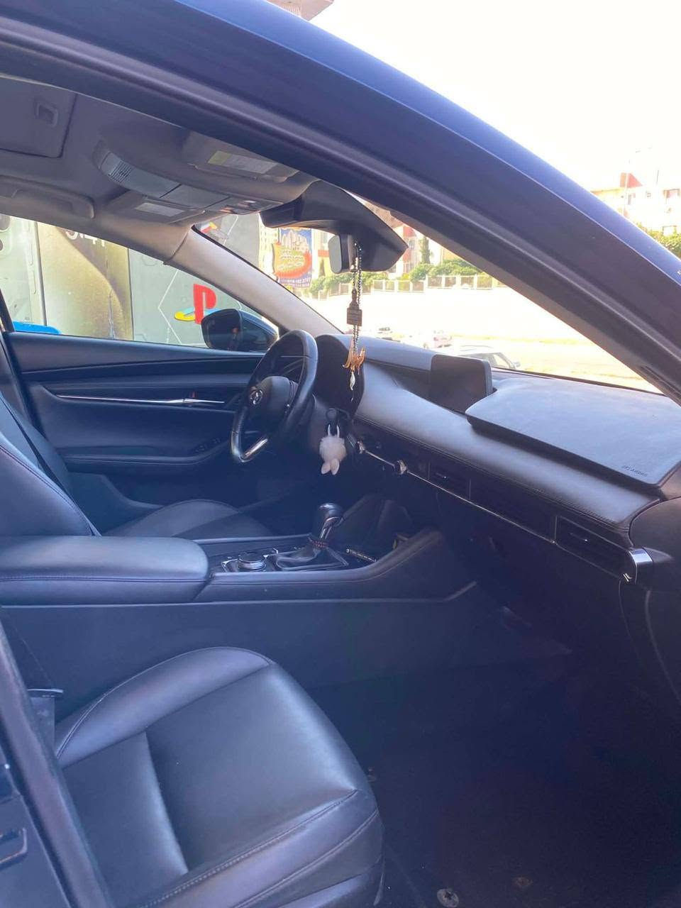 Mazda 3 prefred 2.5 2023
مەکینە مەرغوب بی توربۆ بی دەبل اکسل سەیارەکە مۆدیل ٢٠٢٣ مواسەفات پریفیرد سلایت رادار کشن خەزن کشن گەرم سوکان گەرم مواسەفاتی زۆر جوانە  ٢ پارچەی بۆیاخە لەگەل ١ پەلە سەیارەکە رەقەمە سەنەوی تازەیە بە شەرتی گێر مەکینە رادار کارەبای ٤٥٠٠٠کم رۆشتووە
***********
*********** السليمانية, العراق

