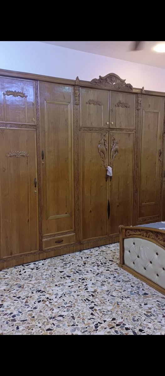 غرفه نوم للبيع صاج ٦ ابواب نظيفه
العنوان  بغداد خلف مرور الرستميه 
السعر ٦٠٠ الف 
***********
