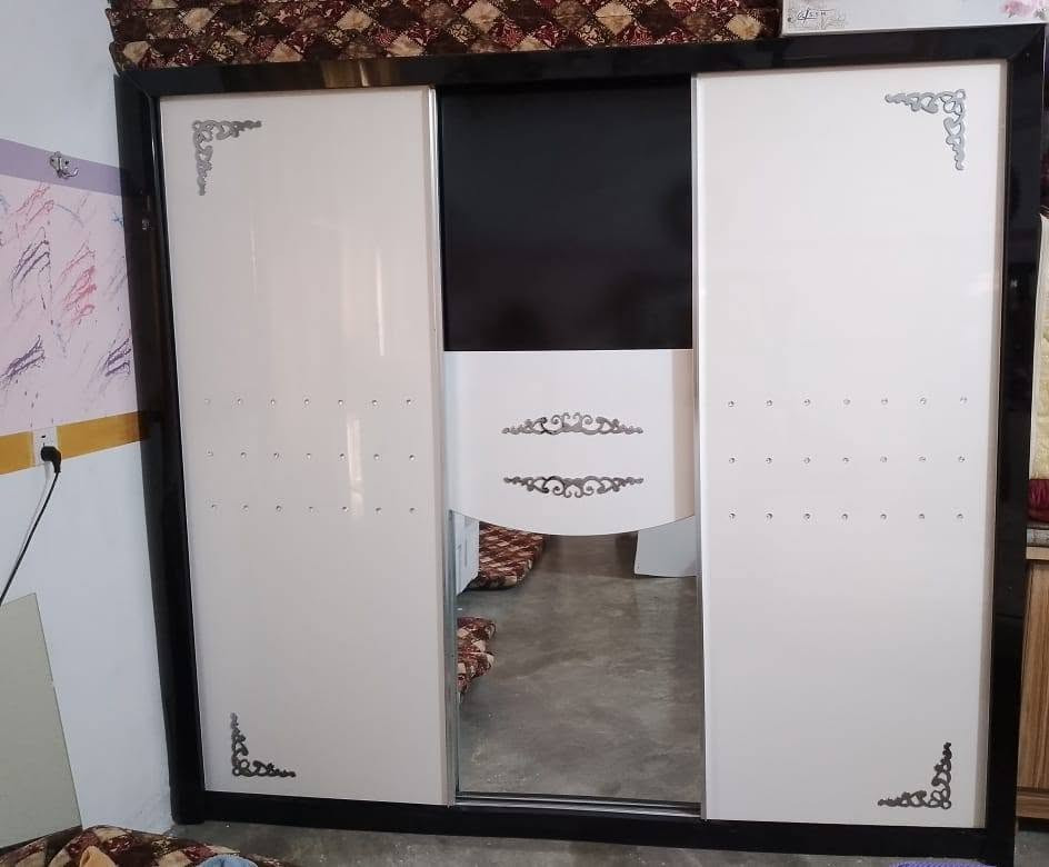 غرفه نوم للبيع سعر ٢٥٠ وبيهه مجال ***********
