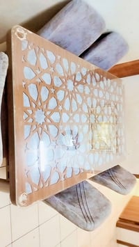 يوجد للبيع ميز طعام كراسي 5 نضيف راقي جدا سعر  125 مابي اي ضرر رقم اله...