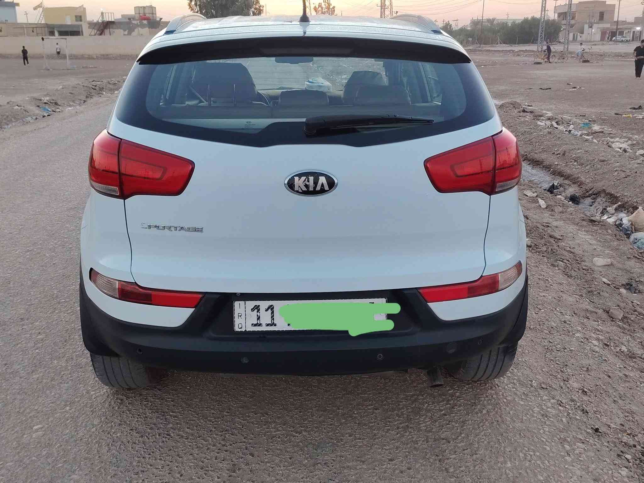 كيا سبورتج 2015 خليجي
رقم بغداد انكليزي باسمي  ماشيه ١٣٩ الف 

السعر 148 وبي مجال بسيط للشراي 

لون ابيض 

حساس خلفي 

كاميرة خلفي 

تحكمات ستيرن 

مثبت سرعة 

نظام ايكو 

نظام Abs 

ثلاجة بالجكمجة 

لد نهاري 

تحكم عدسة 
ويل كب حجم 18 
مكينة 2000 دوش بلاديه مامفتوح برغي بيه
منظومة بانزين جديدة كاملة - منظومة تبريد جديدة كاملة - تخم تاير جديد - باتري جديد - جديدة كاملة - صدر امامي خلفي كلة جديد اصلي - 
سيارة مكفولة من الصبغ والتبديل فقط بيها ملاحضات كلش زغيره مأشرعليهن بالصور موجود فيديو بالمنشور للسياره 

مكان سيارةديوانيه قضاء عفك 

للاستفسار ***********
