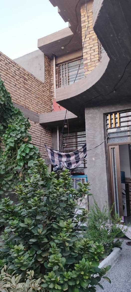 بيت للبيع طابقين بناء حديث طابو زراعي سند 25 المساحة 180م..في الحلة، حي البكرلي، تقريباً نهاية شارع مخبز ليمونه، مقابل أسواق قرنفل، يحتوي على:-
ط1ـ غرفة نوم، مطبخ، صالة، استقبال، صحيات، حديقة..
ط2ـ غرفة نوم، صالة، السعر 85 وبي مجال قليل للشراي.. للاستفسار الاتصال على الارقام التاليه:-
***********
***********.. واتس آب
