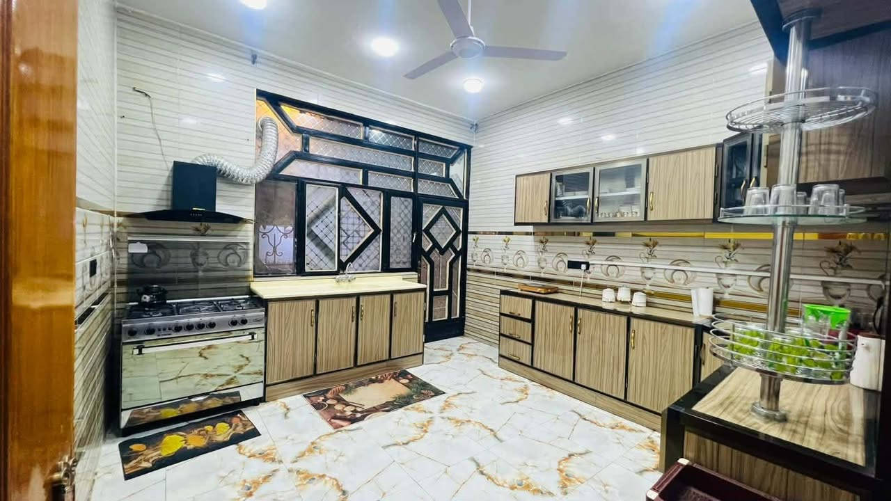 ٤ غرف نوم • حديقة داخلية • قرية الحاج محسن