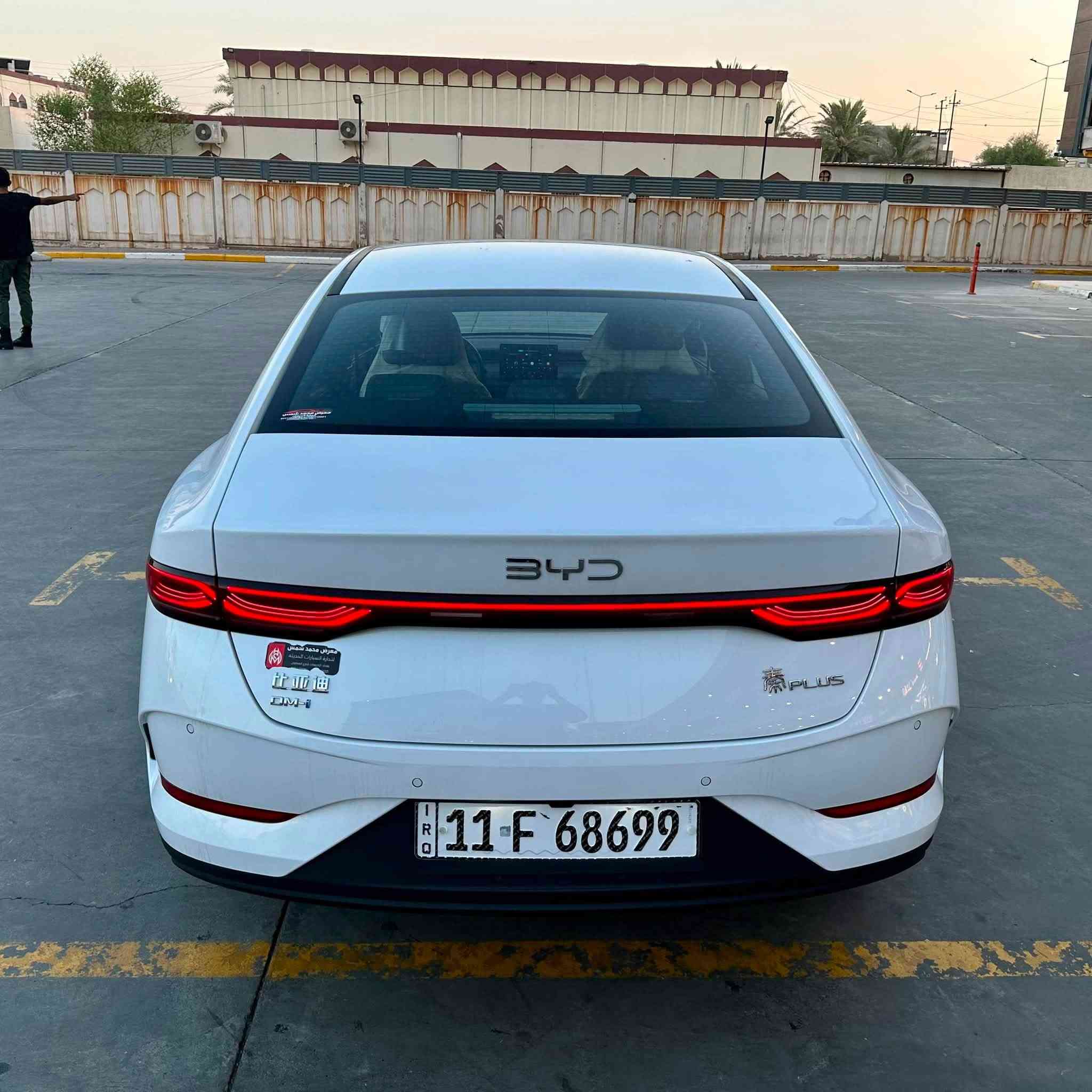 BYD QIN PLUS (وارد صيني)
الموديل :-2025
عداد المسافة الكلي :-2300 كم فقط 
لوحات التسجيل :- بغداد بأسمي شخصيآ
السعر :-20.000.000 د.ع قابل للتفاوض بشكل بسيط 
العنوان :- بغداد / جانب الكرخ ❤️
للتواصل :-***********
ملاحظة :- السيارة بحالة الزيرو نظافة الكشر 100‎%‎ وبعده بلزكات الشركة.

