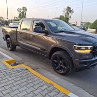 حبايب  للبيع DOGE RAM   فئة  LAREMIE   موديل 22 دخول السيارة بسنة 2024...