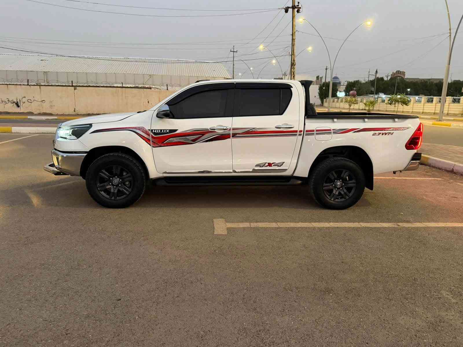 هايلكس • ٢٠٢٥ • فورويل