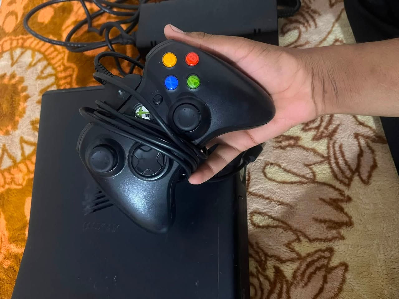 سلام عليكم ابلي اكس بوكس360للبيع السعر ١٢٥وبي مجال قليل ابو الخصيب ***********
