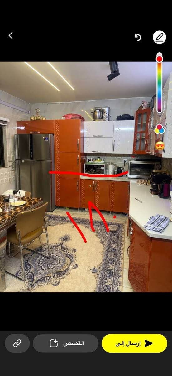 السلام عليكم مطبخ كامل للبيع داخل خشب وخارج خشب HDF نظيف جداً استعمال قليل بدون نواقص مع طباخ ايطالي 90 و مرشحة 90 
السعر 850 الف
العنوان المنصور للتواصل خاص او واتساب
***********
