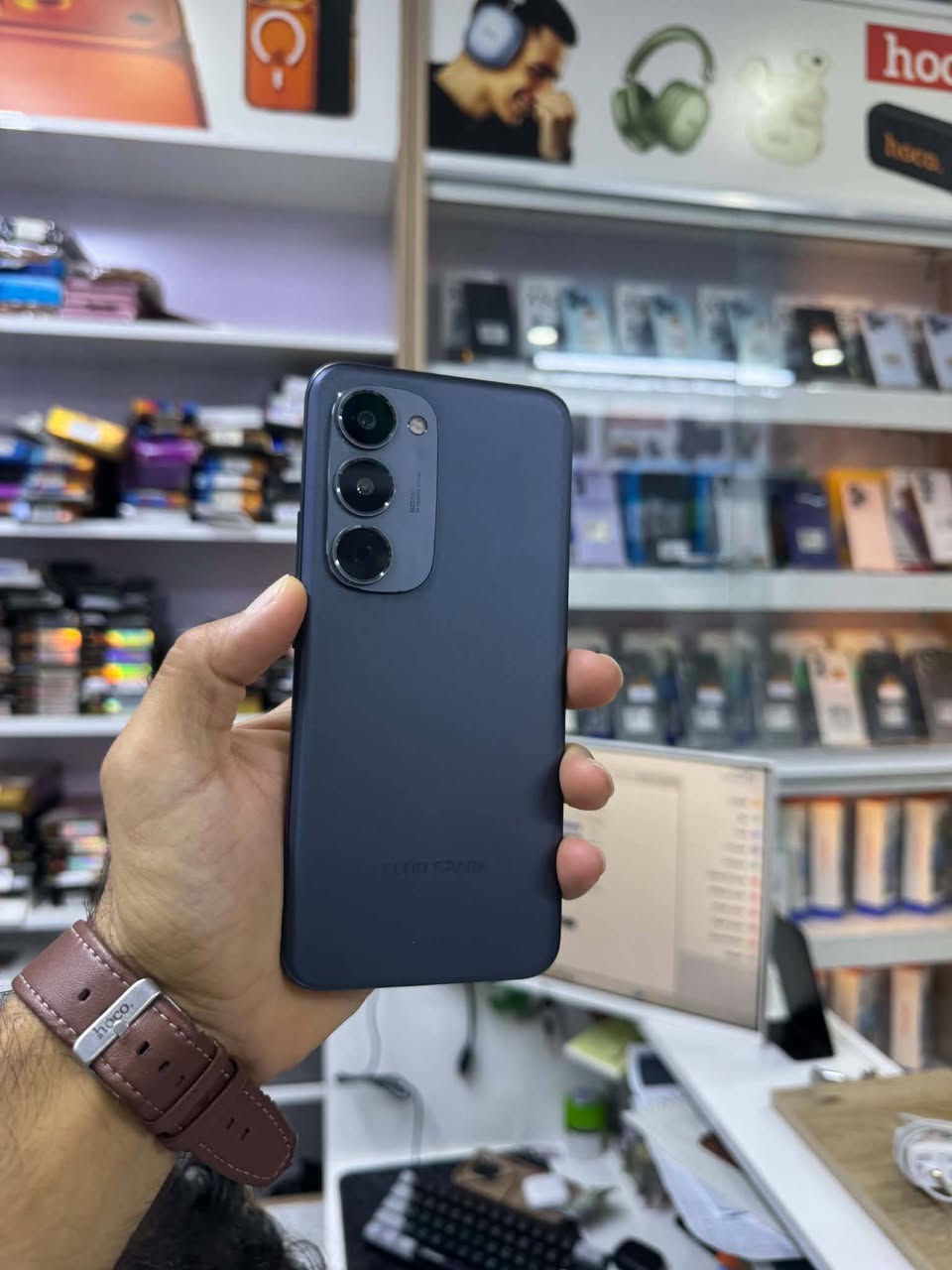 تكنو سبارك 40برو بلص فايف جي مكفول الذاكره 256 السعر 235 الاستفسار خاص او الاتصال ***********بي وات ساب

نص مكتوب في الصور:
- هاتفي HiOS 15.1.2 التحقق من التحديثات استناداً إلى Android اسم الجهاز TECNO SPARK 40 Pro+ الطراز TECNO KM7 وحدة المعالجة المركزية Helio G200 RAM 8.00 GB+5.00 GB الكاميرا الخلفية 50M الكاميرا الأمامية 13M البطارية 5200mAh التخزين ٣٠.٩٦ غ.ب / ٢٥٦ غ.ب