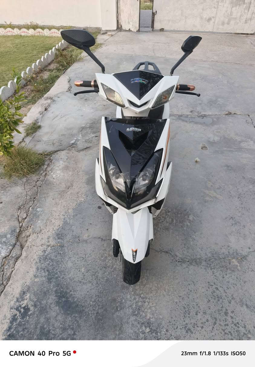 موطور لبيع نوع سكنس موطور جديد بطاريات جديده عل فحص تايرات جديده مابي نقص كله شغال سويج بصمه 2 سعر 700 وبي مجال مكان صقلاويه  ‏//‪***********‬‏
