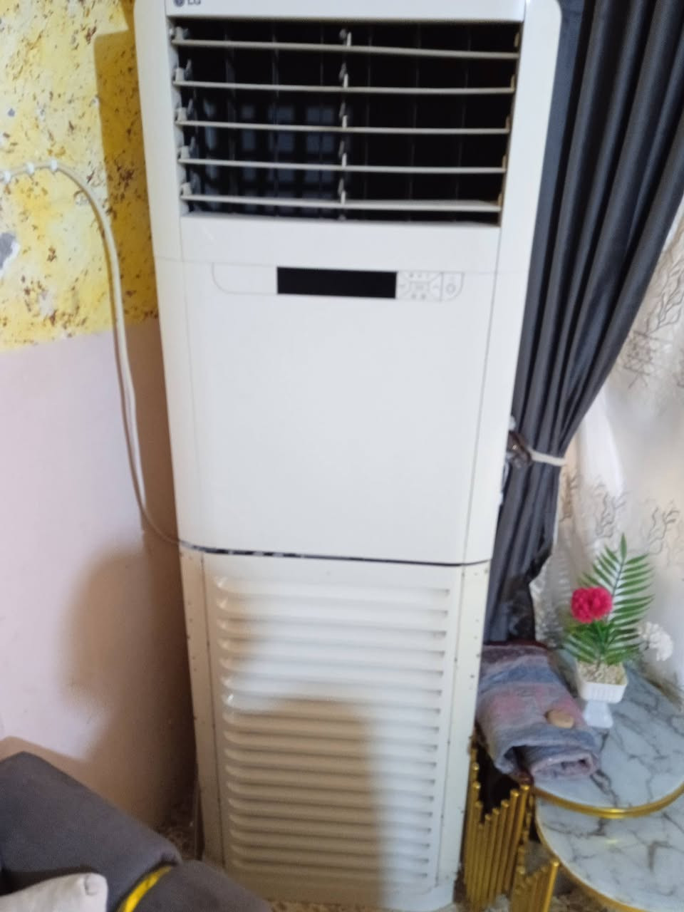 سلام عليكم
للبيع سبلت كنتوري 3 طن 
سعره 500 الف وبي مجال 
ناقص غاز فقط 
الرقم:  ***********
