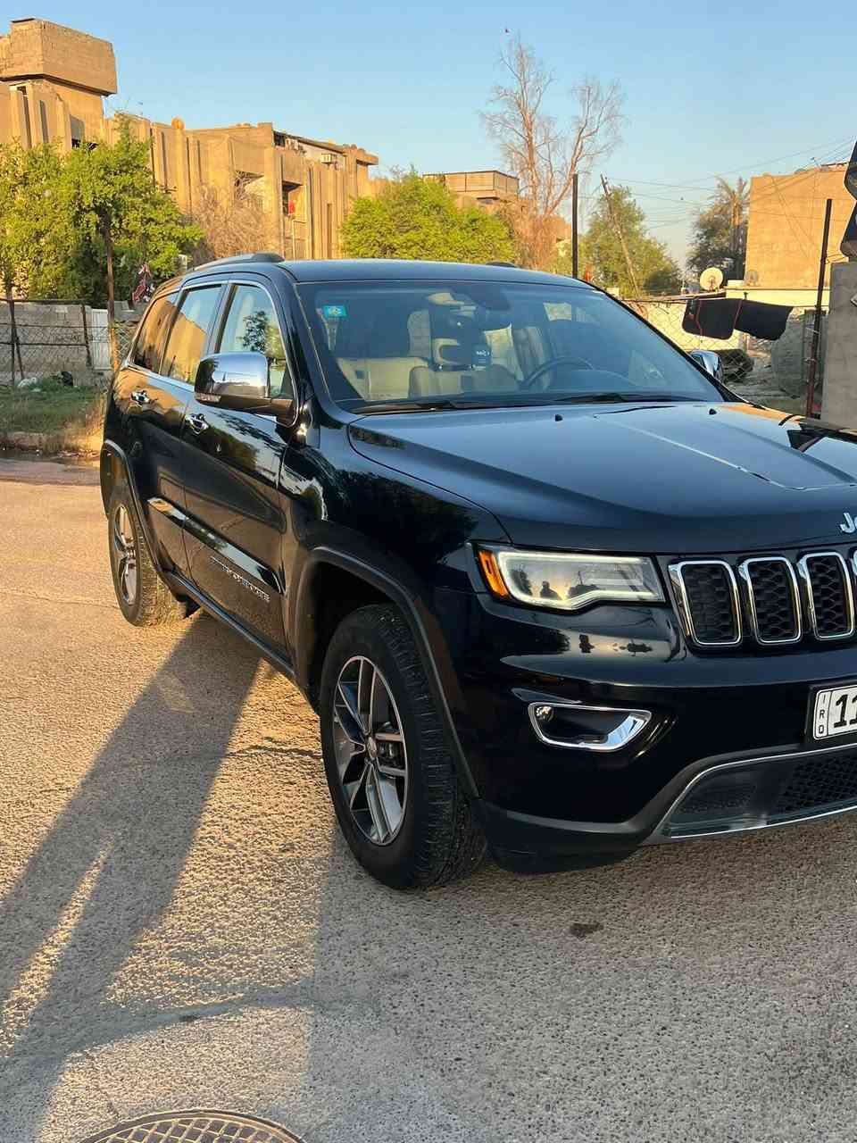 السلام عليكم جيب شيروكي 2018 بغداد رقم دولي تحويل ثاني يوم مرفق السونار معه  الصور بغداد الزعفرانيه السعر 220ورقه او مراوس حسب القناعه الاستفسار اتصال بل رقم ***********
