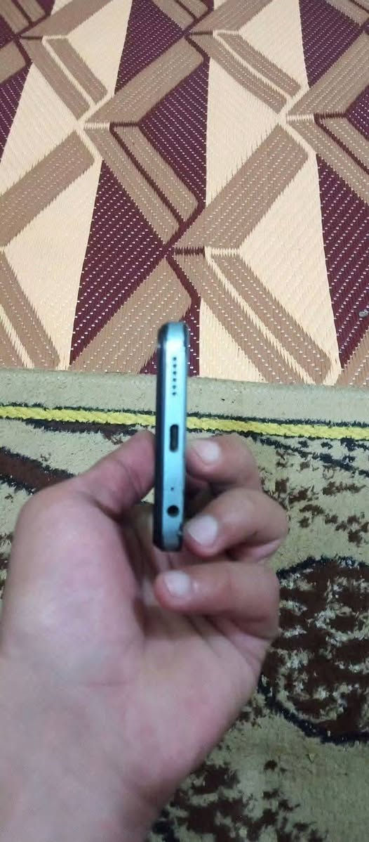 انفنكس سمارت 8 • ٦٤ • يحتاج تبديل شاشة