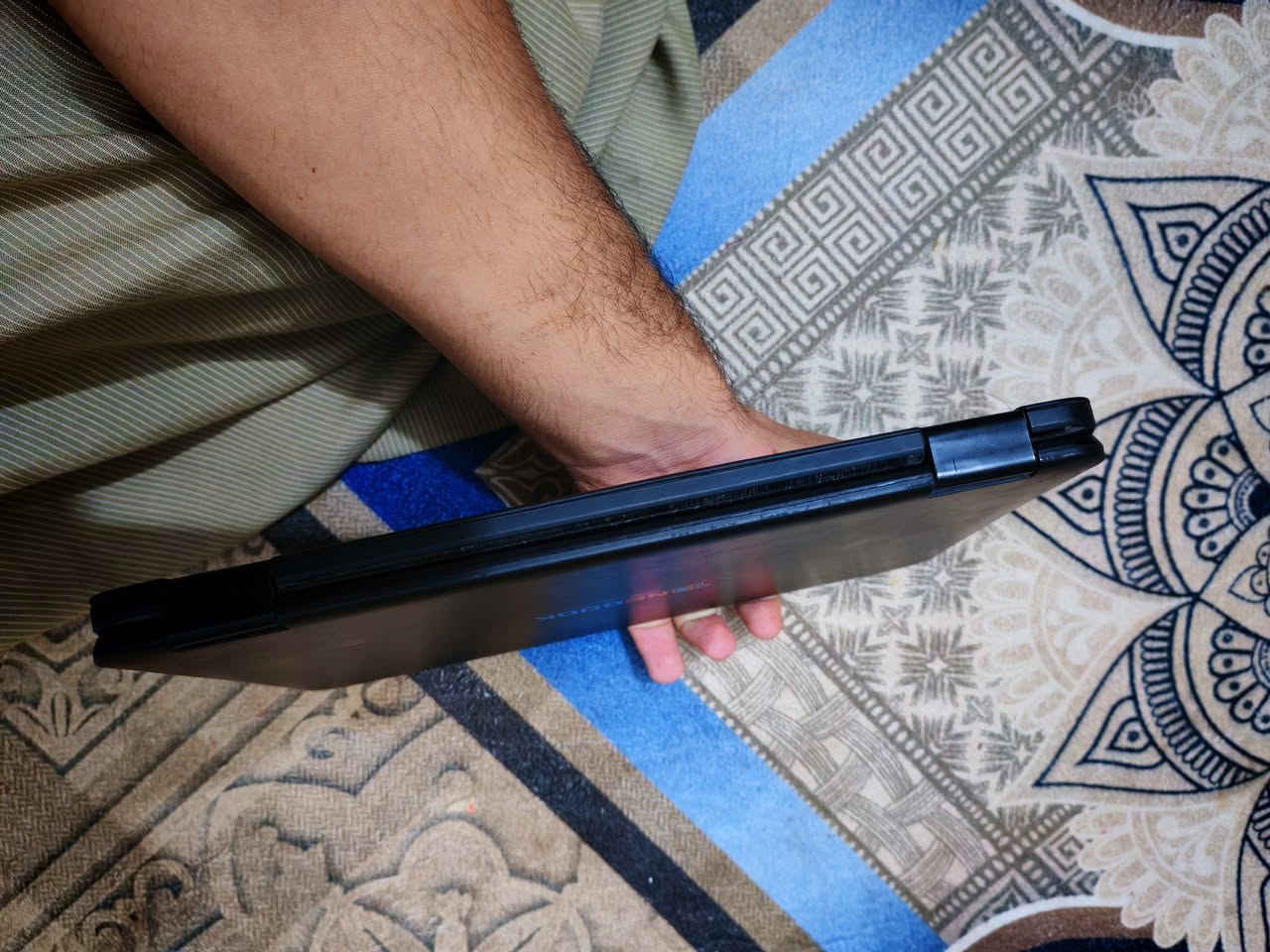 شاشة لمس ١٢ FHD • رام ٤ جيجا • ٢٥٦ جيجا SSD