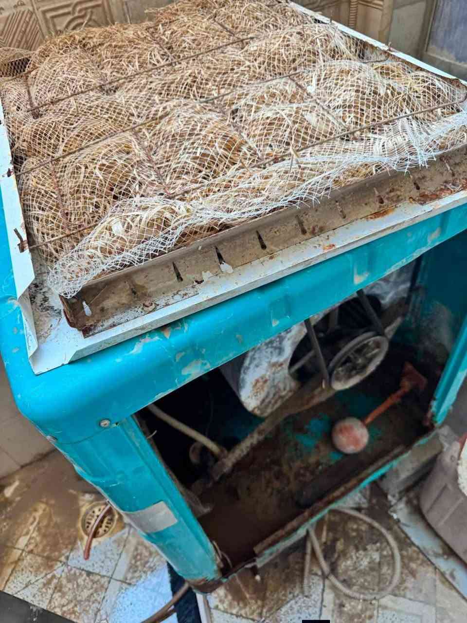 للبيع
مجمده جبيره شغال سعر ١٩٠ 
طباخ ٤ عيون شغال سعر ٧٠ 
مبردات عدد ٢ 
مبرده واحد سعر ٣٥ 
وبيه مجال ع خاص
المكان الثرثار قرب الملعب
*********** للاستفسار
