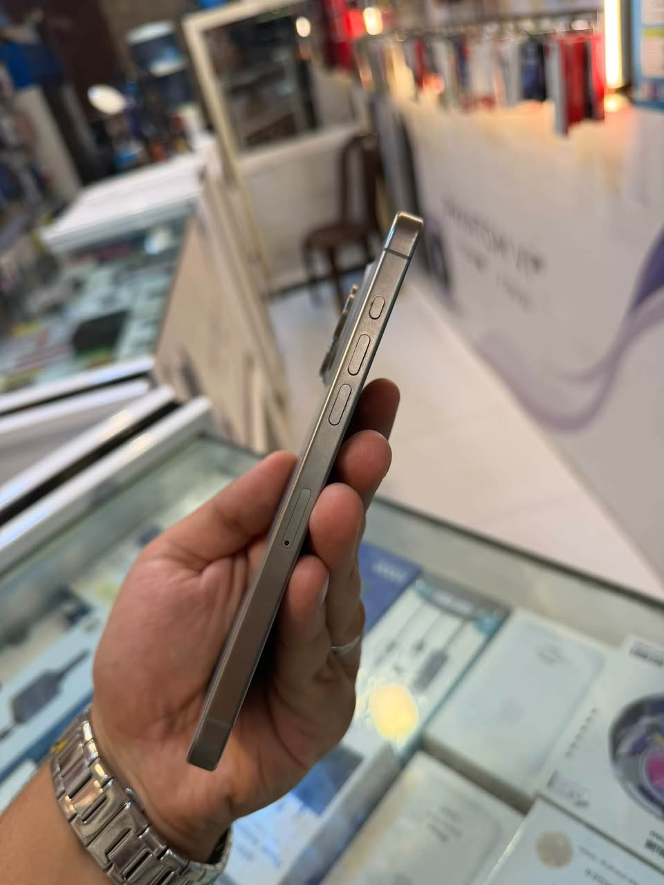 ايفون 15 برو ماكس • ٢٥٦ • بطارية ٩٤٪