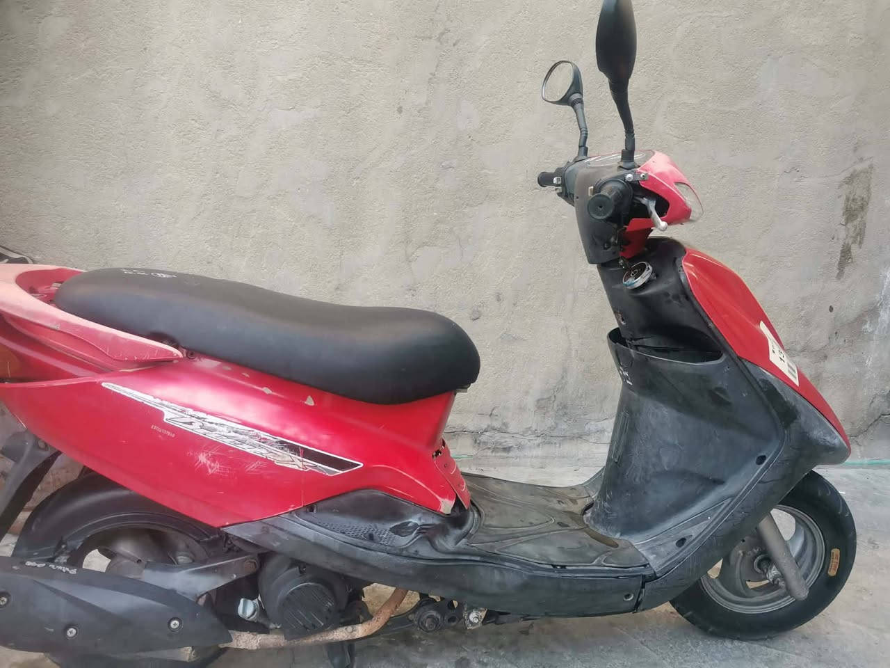 بريز للبيع سعرها 425 وبيها مجال
كابريتر اصلي ضفيره ماملعوب بيها 
مكينه مامفتوحه و لاتنقيص ولا تبخير 
يحتاجلها  دبلات امامي خلفي  دراجه  
عنواني بغداد الشعب 
***********
