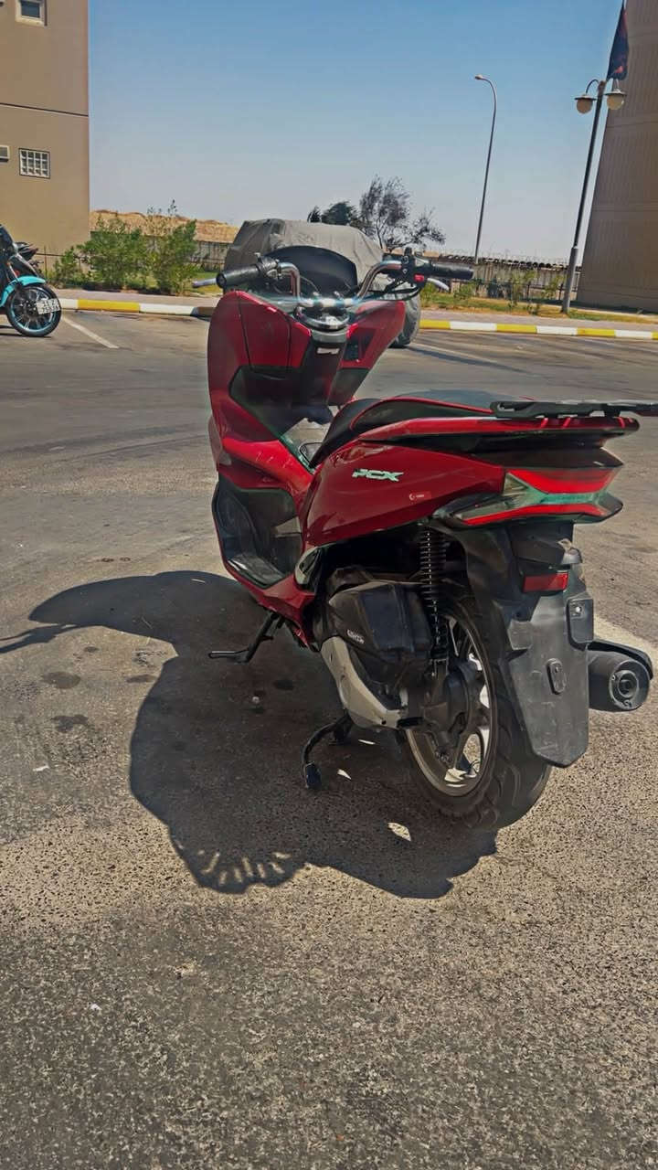 سلام عليكم دراجه pcx جيل رابع مشتريهة جديدة بدل كفارات اصلية اكرر اصلية دراجه نكرة تجي ادامه كاملة كلمات دراجه شغل روح لأربيل ما متفرغ  معة علم دراجة مالتي من دوام للبيت يعني دراجة تخبل رقم للاستفسار *********** / *********** 
السعر مليونين وثلاث مئة 2,300
