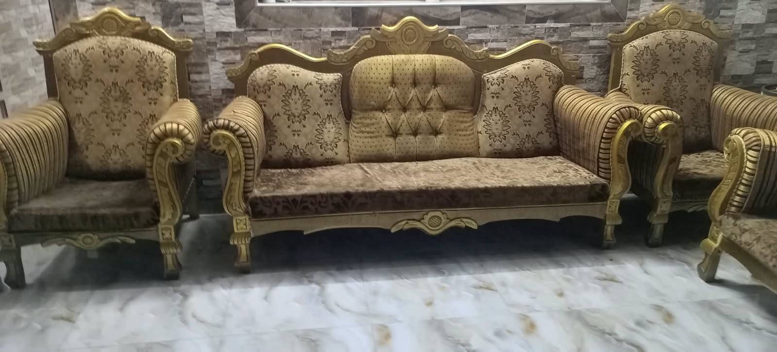 طقم ملكي • ذهبي • ٦ قطع