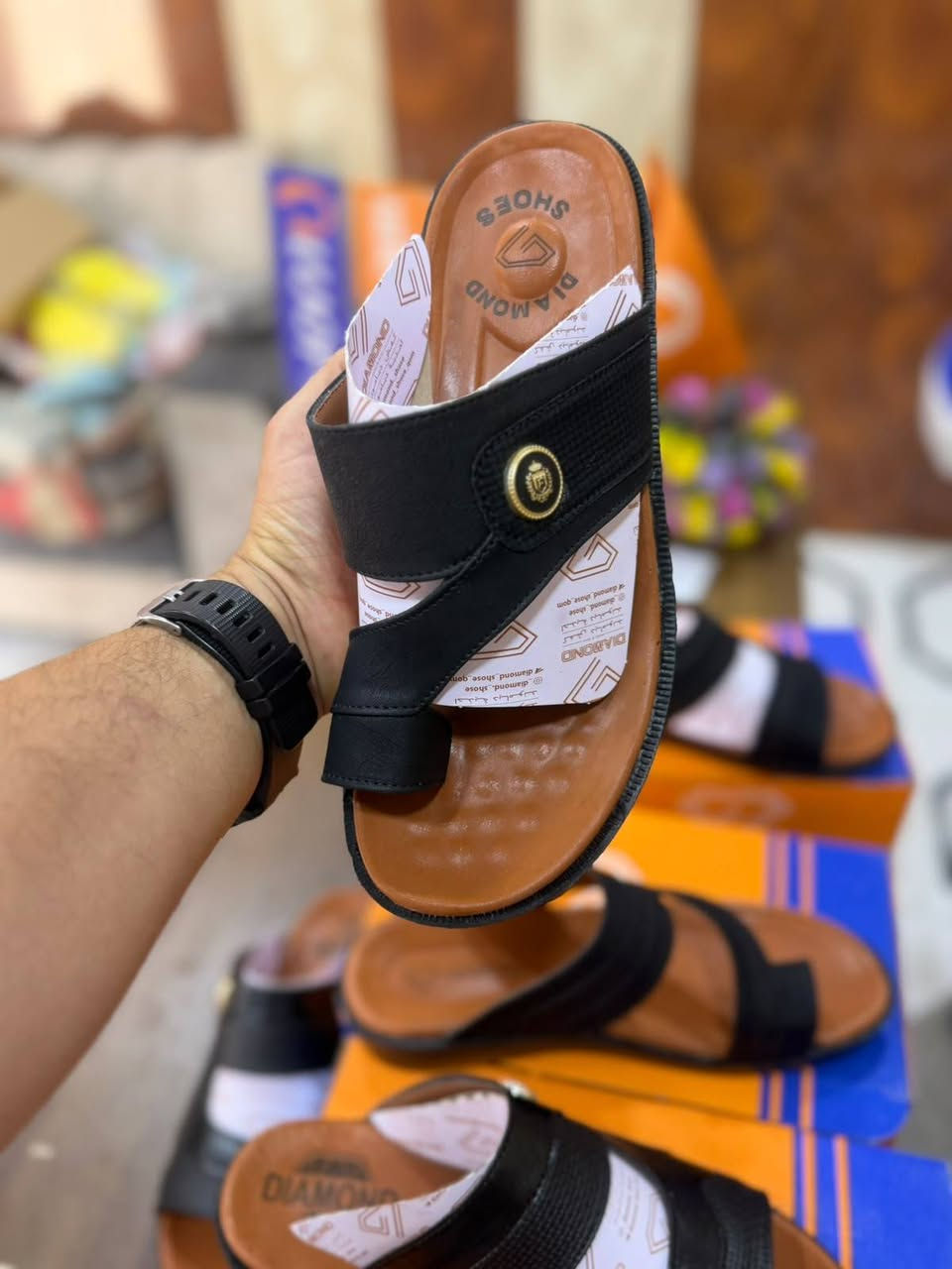 شــحـاطه دايمـــــوند رجــــــالي 
قياســـــــــات 40-45
سعــــــر الـــــــدرزن 63 الـــــف
#باربــي_للجملـــه_الثــقة_عنـواننا

رابط قناتنا على التلگرام..... 
https://t.me/BARBELP

رابط گروب واتسـاب.... 
https://chat.whatsapp.com/KTOByfMlym1DUhyJHkFVxJ?mode=ems_copy_t

للحجز والاستفسار مراسلة الصفحه 
رقم الواتس : ***********
