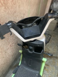 دراجه شحن للبيع دراجه حلوه ونظيفة تجي ٥ بطاريات بطارياتها زينات ونظيفا...