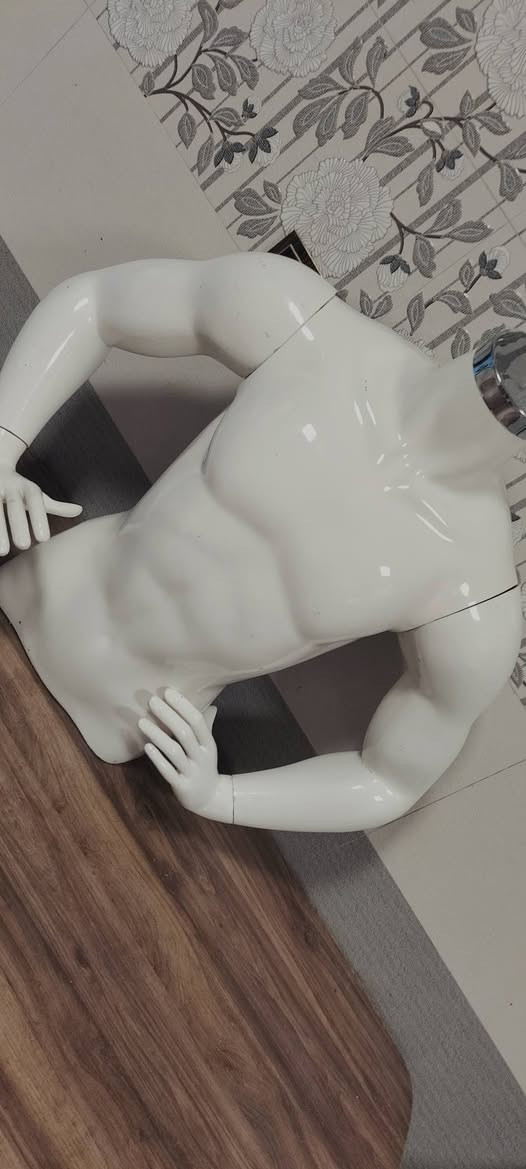 السلام عليكم 
يوجد ملكانات للبيع العدد6 استخدام قليل
تصفيه محل كما موضح في الصوره
للاستفسار الاتصال على الرقم الاتي ***********
