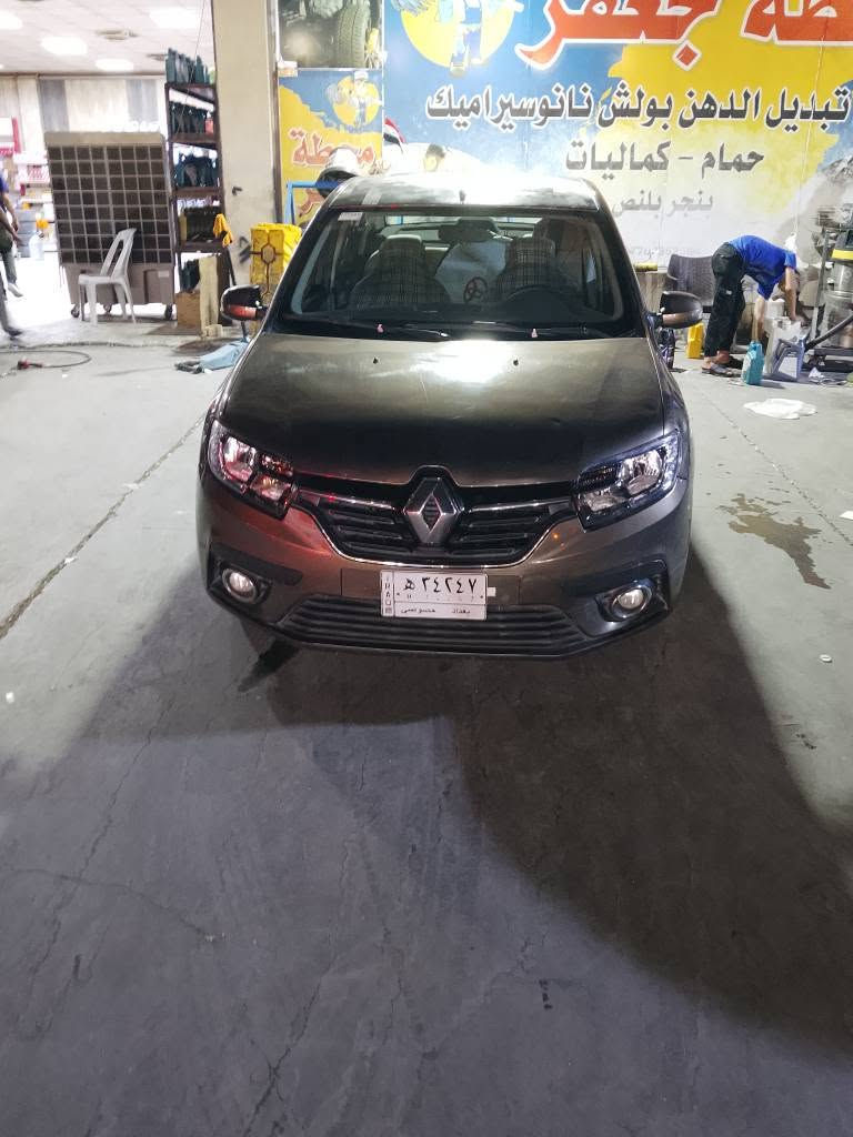 رينو سمبل 2020 بغداد 
جاهزه من كلشي بدون صبغ بيها بارد بسيط 
مكاني زيونه الربيعي بالقرب من جامع القزازه 
السعر59
قابل للتفاوض ***********
السياره عليها ادامه كامله من حداديه وتبريد بغداد, العراق
