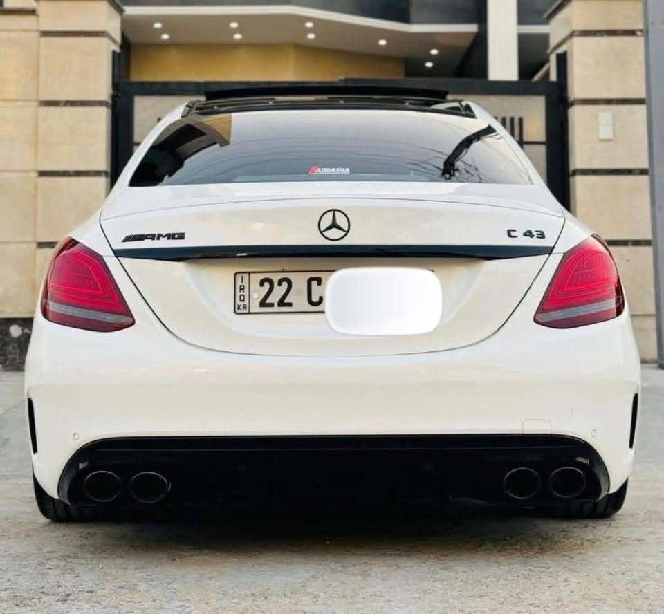 للبيع مارسيدس C43 توين توربو V6
موديل 2021

السيارة فول مواصفات AMG بلادي

ماشية 78 الف كيلو

رادار امامي

حساسات

حساس جانبي

كامرة 360 درجة

مستشعر وقوف

كشنات جلد

تحكم مقاعد الكتروني

تدفئة مقاعد

بانوراما

انارة محيطية

وبعد هواي مواصفات

بالاضافة لزر اطفاء وتشغيل الكزوز بلادي

مودات قيادة Sport و Sport+

حادثها جداً بسيط فقط جاملغ امامي اليمين

وشبر بنيد

ايرباك الستيرن موجودة بالصور

السيارة مكفولة محرك وايشي كهربائي

سعرها 32,000$

***********

نص مكتوب في الصور:
- قاتلة، أن أظل