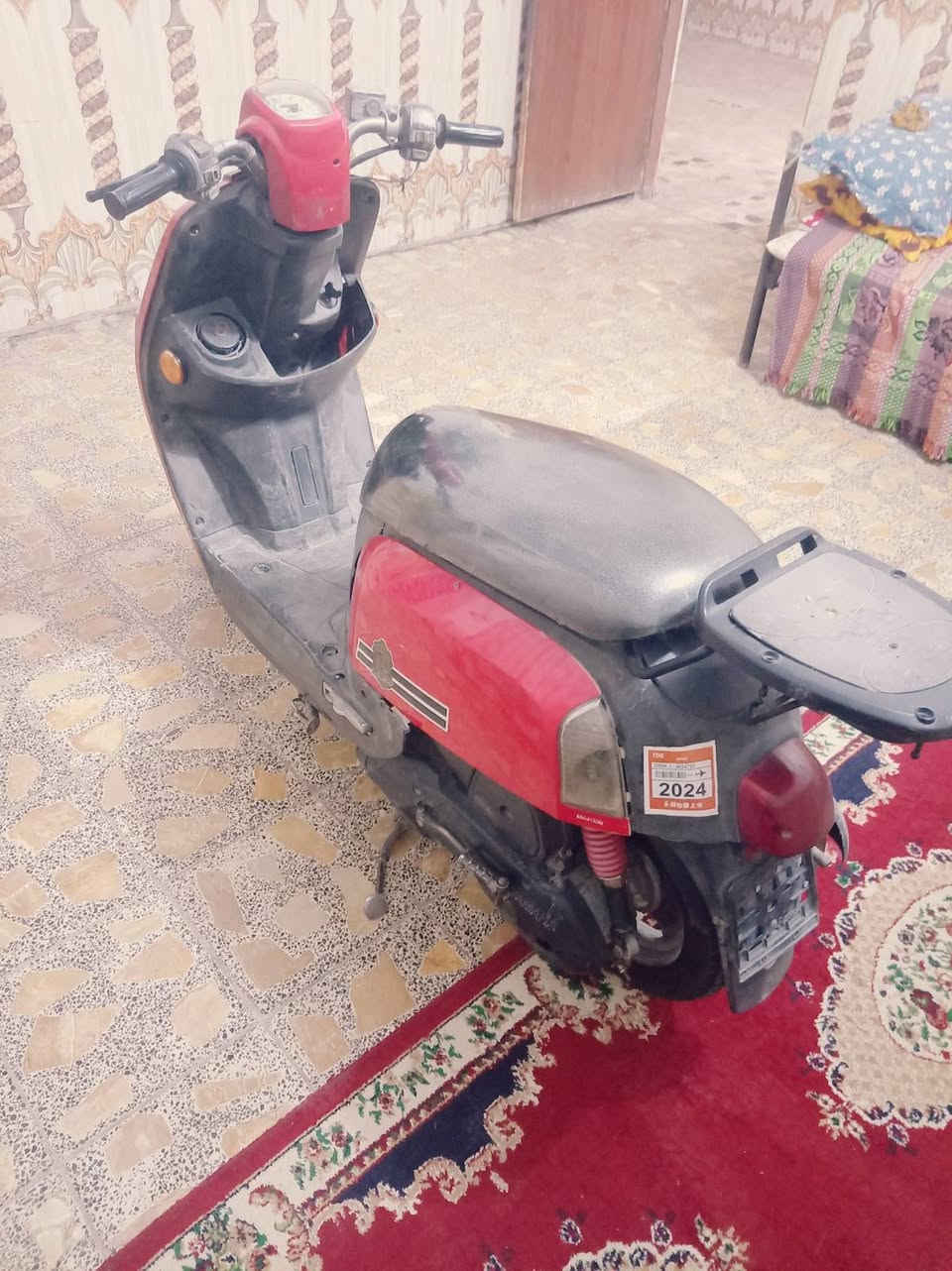 بوليسي بوشه ٥٠ بلاديه كلش نضيفه وكله شغاله

والفاته مبدله سعرها ب( ٥٥٠ ) وبيه مجال لل شراي

اتصل *********** ناصريه مركز
