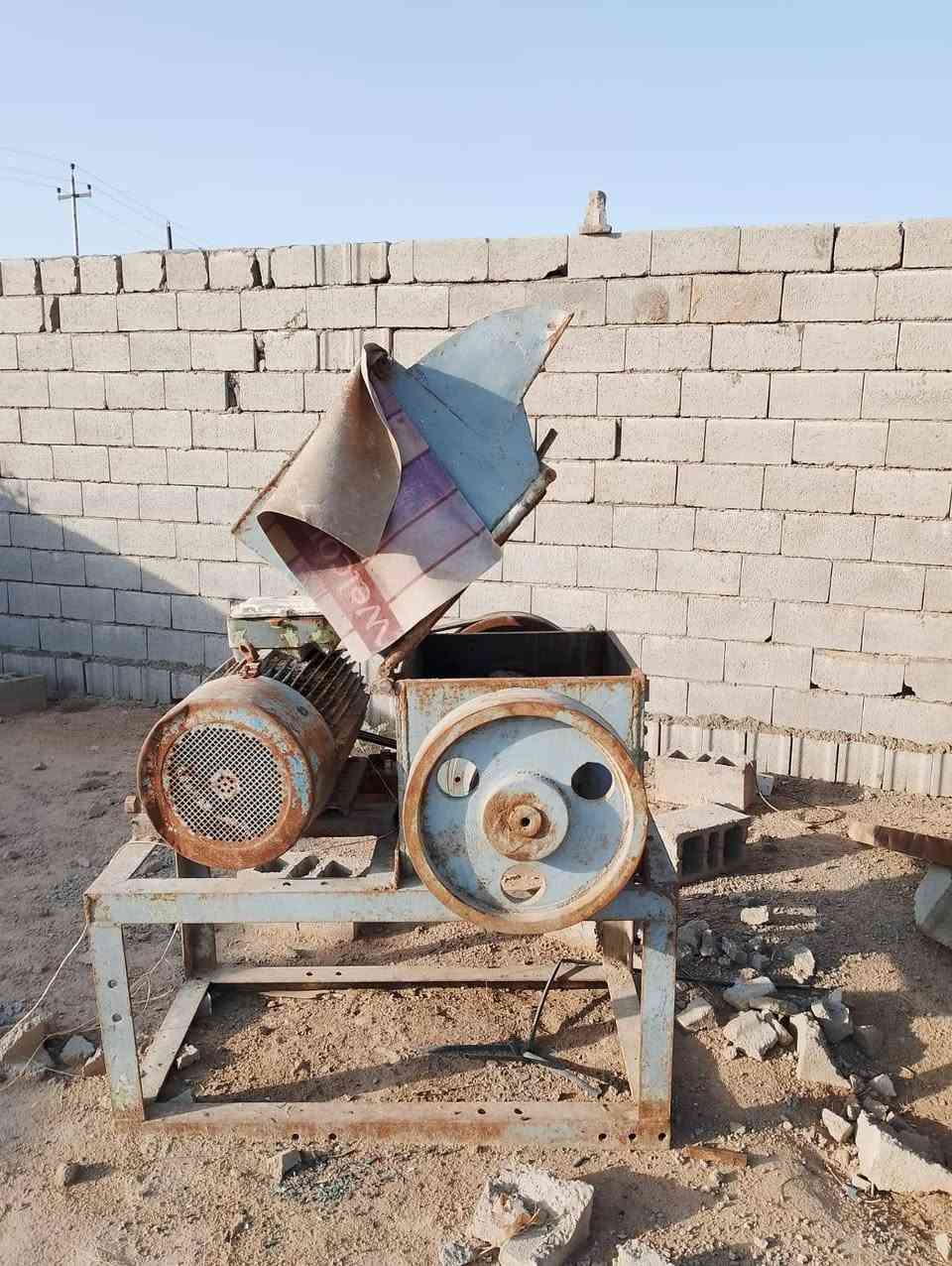 ثرامه بلاستك عراقيه تفصال الزبير الشفت مالها مال قطار وثرامه زغيره ومكبس كارتون يكبس 800كيلو عنوان البصرة ***********
