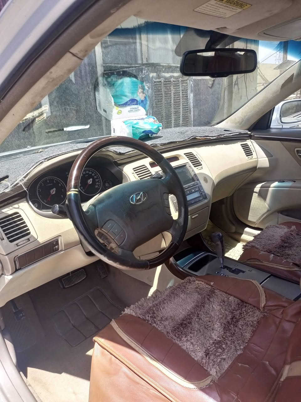 السلام عليكم أزيرا هونداي للبيع او مراوس موديل 2009 ..محرك 3300.----6سلندر خليجي تحكم ستيرن اكشانه كهربائي فتحه بالقماره سيارة قويه رقم أوربي محرك كير جديد تحويل بسمك ثاني يوم ..
لشراي السعر 90 ورقه وبيها مجال  ..***********
