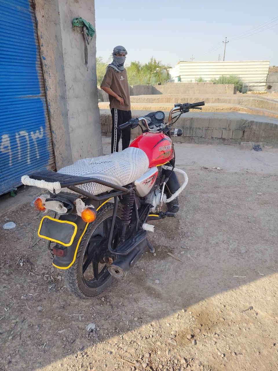 السلام عليكم دراجه بوكسر جبلي موديل 23 كلك مكفوله عشائر محركها ما مفتوح ولا برغلي كهربائياته شغاله من طول الطول الايت عالي وناصي شاير كل شقاله تواير بل جيس السعر 700وبي مجال مكاني ناصريه قضاء الصلاح رقم ***********
