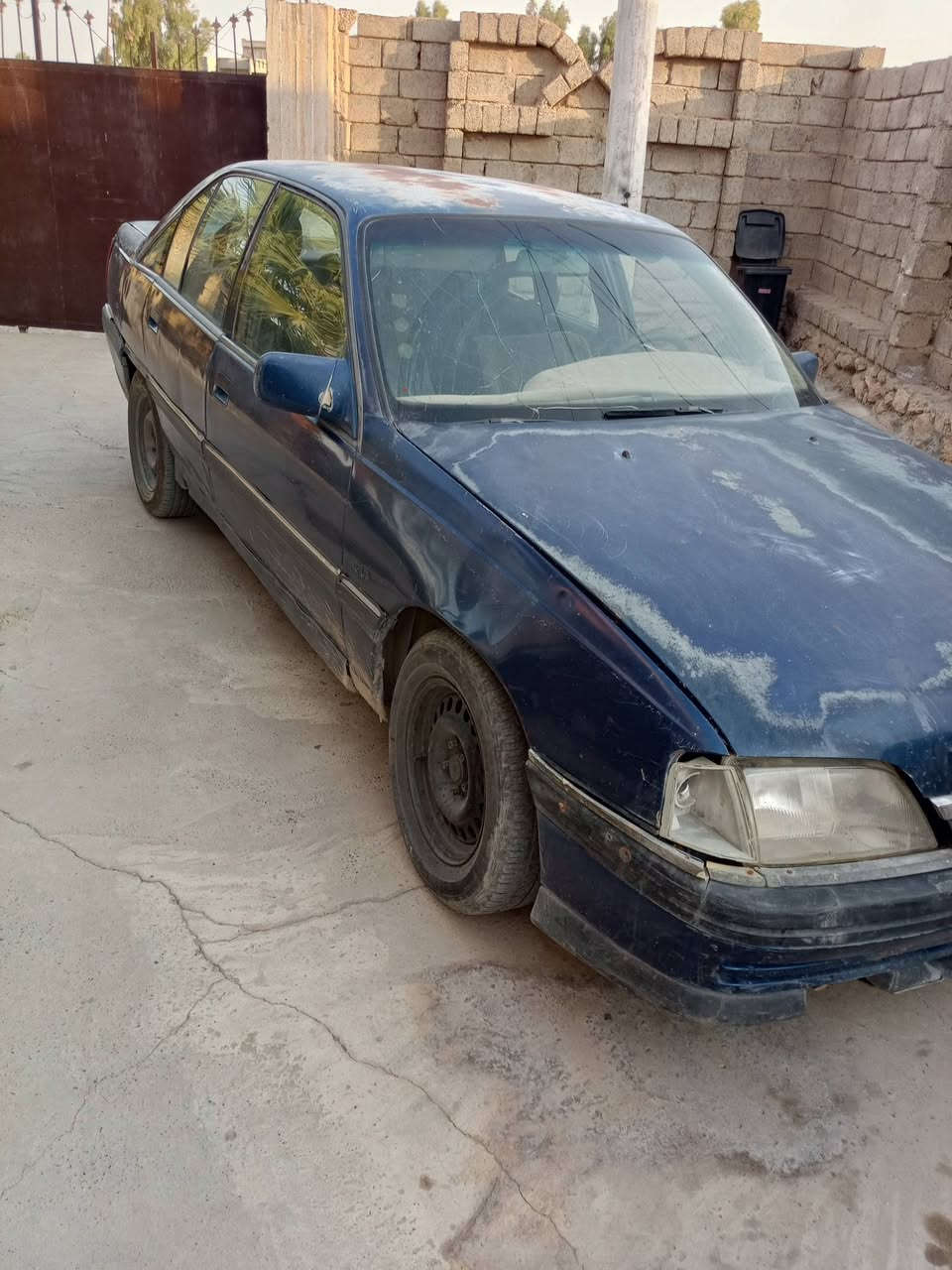 السلام عليكم اوبل اوميكا حجم 26رقم نينوى الماني سنوية عضم ل2029 شرط تحويل السيارة محرك وكير شرط طخم نص عمر طخم تواير جدد داخل جديد بدون خياس ولا صبغ السعر 17وبيها مجال مروس يرهم ***********

