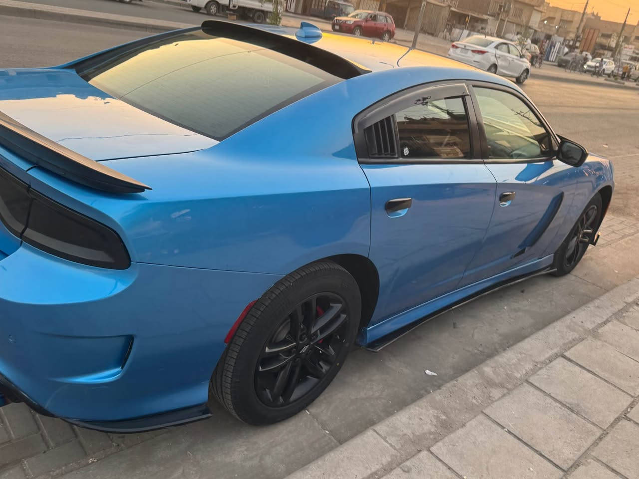 دودج جارجر 2019 للبيع 🔥المحرك: V6 3600 رقم بغداد باسمي
 هزه جديدة
(قوي وعملي جداً)ناقل الحركة: كير أوتوماتيك 8 سرع ماشيه: 108 ألف ميل/كم الإضافات: 
لد (LED) متغير الألوان🔧
 الحالة الميكانيكية والجاهزية:
المحرك والكير بحالة ممتازة 
صدر وتبريد جديد بالكامل ❄️منظومة وقود جديدة بالكامل
السيارة استخدام شخصي نظيف جداً، ولا تحتاج أي مصاريف نهائياً🛡️ تفاصيل الحادث:حادث سطحي بسيط جداً (موضح بالصور)
صبغ الدعامية فقط لأغراض التحديث الإيرباكات سليمة بالكامل (بدون أيرباك)
📍 الموقع  بغداد - الكرخ 
السعر: 185 ورقة  للاستفسار والتواصل:رقم الهاتف:
*********** بغداد, العراق
