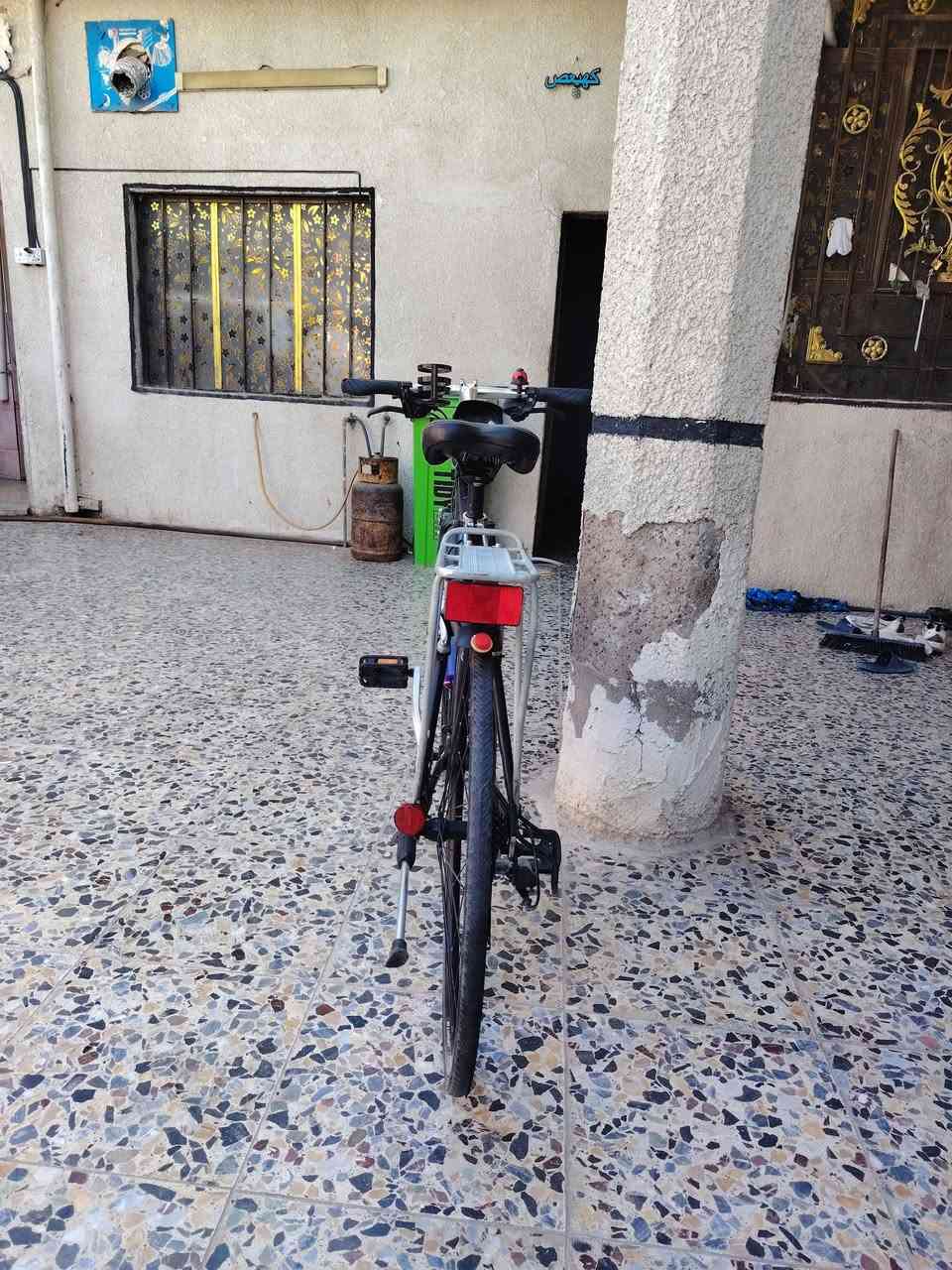 السلام عليكم
دراجه ماركة #PRECISION_SPORT  بريزيشن سبورت 2021

 ماركه غنيه عن التعريف صنع امريكي اصلي 🇺🇸

حجم 28 (C700) قياسL لارج لشة عاليه وضخمه

الدراجة فوول المنيوم جدا خفيف ريشه ...لشه مضلع حديث 

لون اسود لامع ميتاليك مطعم بـ ازرق لامع ميتاليك 

سستم شيمانو كامل سيت تورني تي اكس حديث 

#SHIMANO_TOURNEY_TX

بدالات السرعه 8X3 سحب دفع #شاشه حديث 

بريكات سستم TEKTRO تيكترو متصل سلس جدا 

وياله زوم طبقتين مختوم بريزيشن سبورت مصمم لتحمل الاوزان 

الثقيله والطسات  تايرات كتان اصليه نقشه ناعمه فوول سلاسه  

ستيرن رياضي مختوم ختم الشركه ...لايت امامي داينمو مختوم  SHIMANO

🔴الدراجه جديده بمعنى الكلمه بالنايلون
 
🔴الدراجه قطعه مال حاويه غير مستخدمه داخل العراق 
     الدراجه مابيها برغي مبدل على وضع الشركه بلاد ليبل 
     واحد ختم واحد...ما بيها اي نقص كامله وجاهززه 100٪ بغداد   السعر 200
رقم الهاتف ***********

