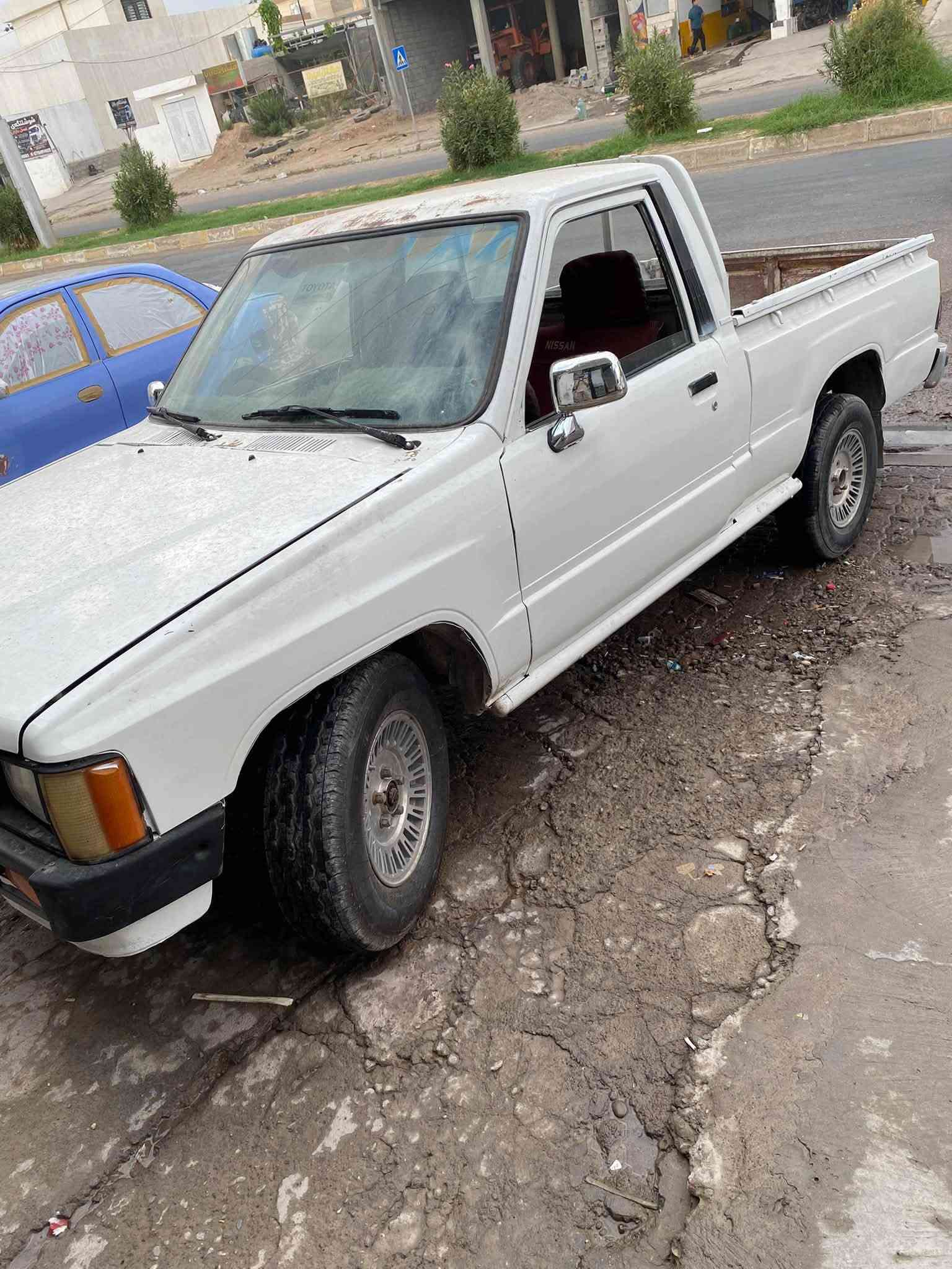 بي كم تويوتا 85  تعمير جديد  محرك معمر جديد. صبغ حزام. سياره مرتبه حلوه فقط باقي بي. تجديد رقم  ابيع شرط تحويل  السعر 30 وبيها مجال عنوان كركوك دبس 
***********
