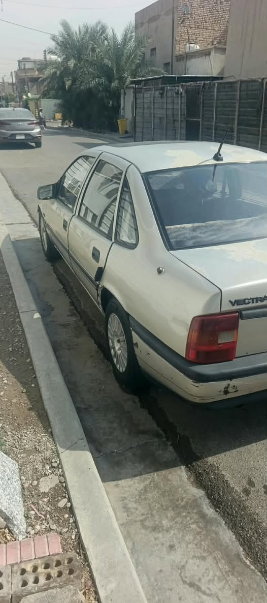 اوبل فكترا • ٩٢ • مجال بسيط