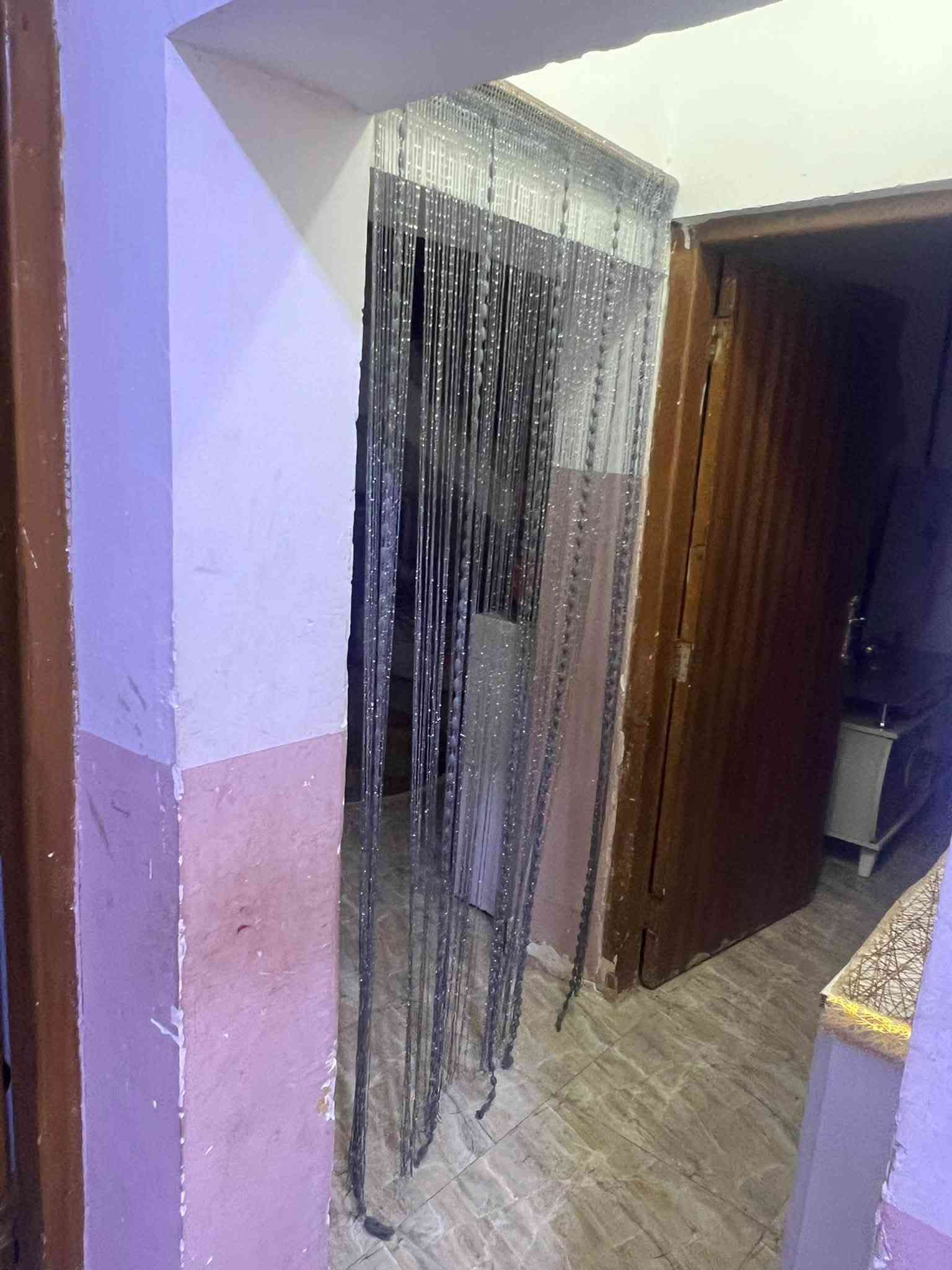 سلام عليكم بيت 200 متر الراشديه. القدس قرب الروضه القديمه واجهيه 10 نزال 20 رقم تواصل***********
