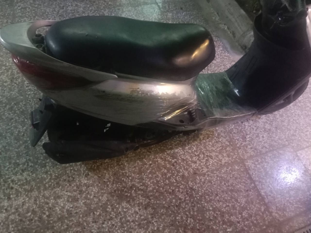 سلام عليكم دراجه بريز شغاله هندر واحد كهربائيات شغاله محرك مفتوح ناعمه فشكة ما بيها شي ما طاكة دخان ماكو عوزها تنضيف للكابريتر سعرها 375 بيها مجال قليل حك الجية مكاني بغداد البلديات خاص مامتواجد شراي خابرني وتدلل ***********
