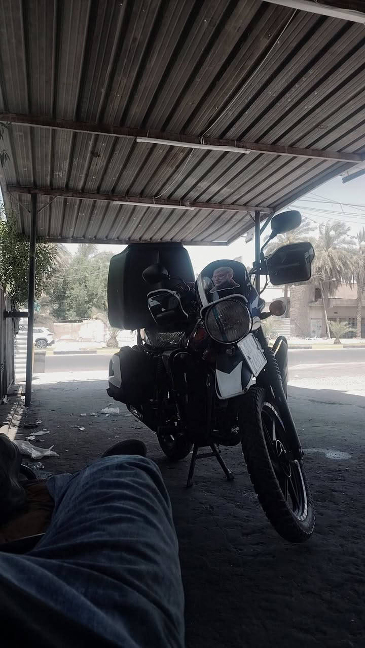 السلام عليكم بوكسر جبلي موديل 22 مرقم لوحات ثنين انكليزي وسنويه باسمي شرط التحويل  دراجه نضيفه خير من الله وجاهزه تأخذها كبل للشارع كهربائيات جاهزه ومكينه جاهزه تسأل عن المكينه مفتوحه مجفت شركة سعرها مليونين قفل مكاني الدوره ***********
