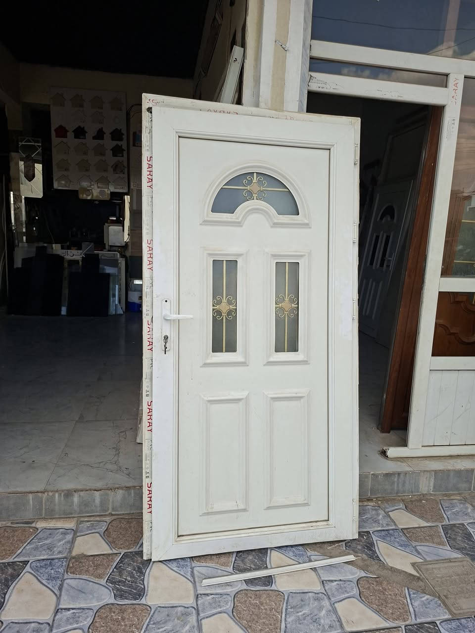 ابواب جديد ومستعمل للبيع  بانسب الاسعار مع التثبيت واصل للبيت *********** واتساب متوفر ع هذه الرقم ايضاً
