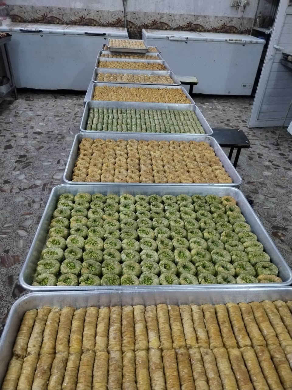 تجهيز محلات • محلات مناسبات • توصيل باب