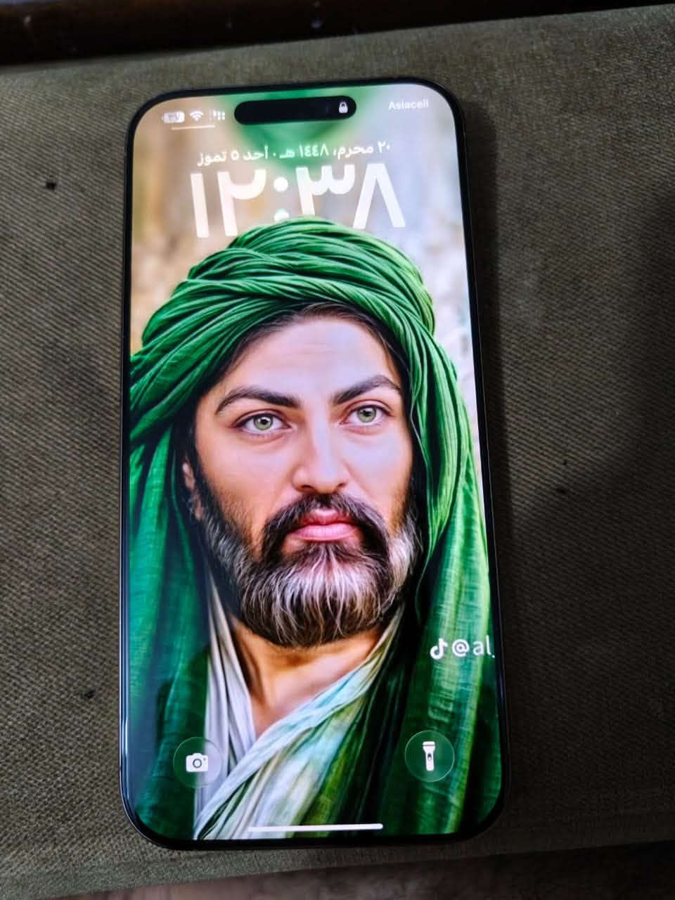 ايفون 16 للبيع ذاكره 512 بطارية 92 دبل سم كارت كارتونه وياي نضيف جدن فقط مبدل شاشه مكان الشعب ***********
