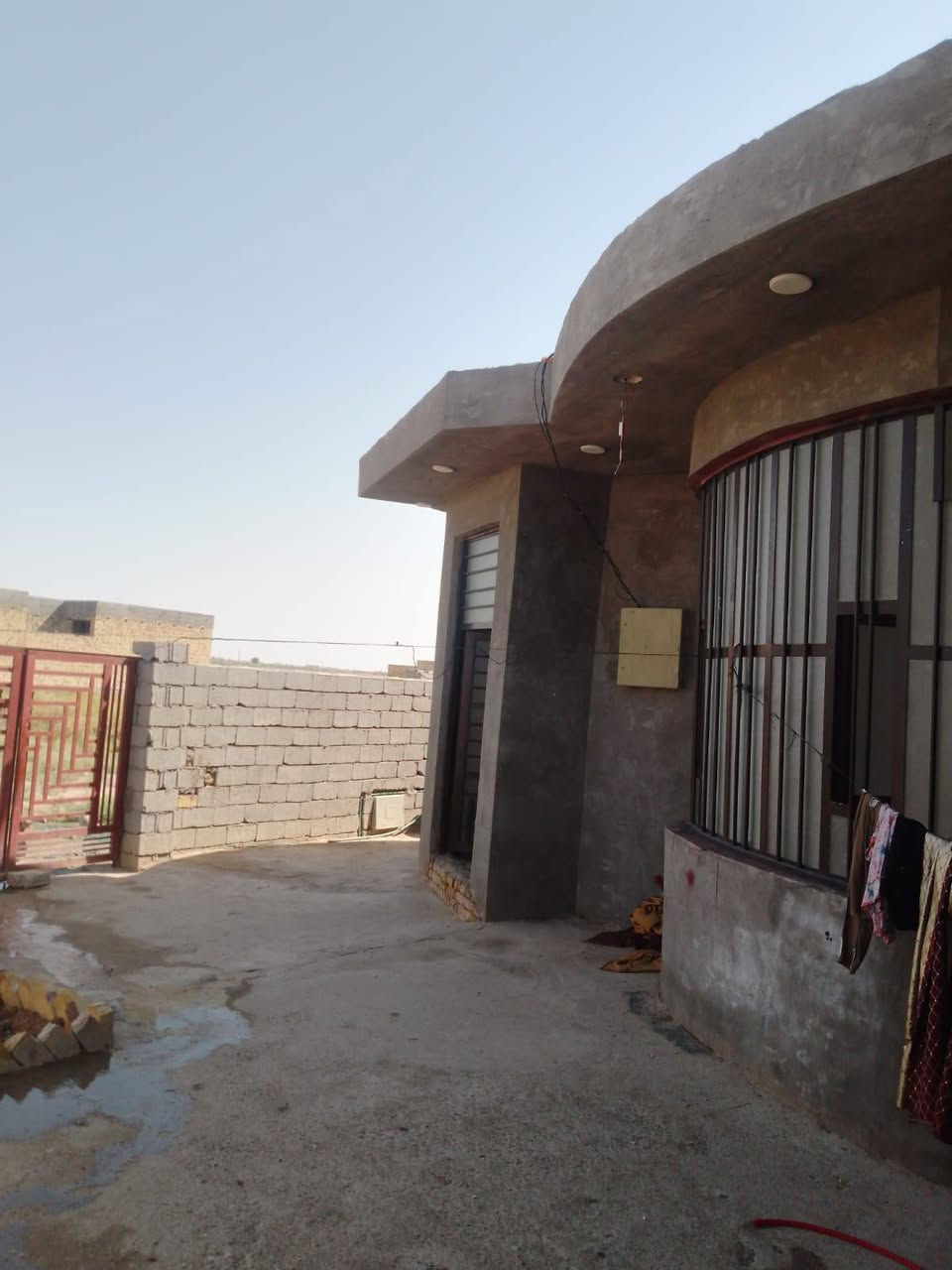 بيت في البشائر
للبيع مساحه 300
 مطلوب سكان البيع حي زهراء
 قرب مركز الشرطه البشائر الجديد يحتوي البيت 2غرف +هول +صاله + مطبخ + صحيات +بناء جديد البيت نريده 32 مطلوب إسكان 36
بشهر 221
الاستفسار
***********
