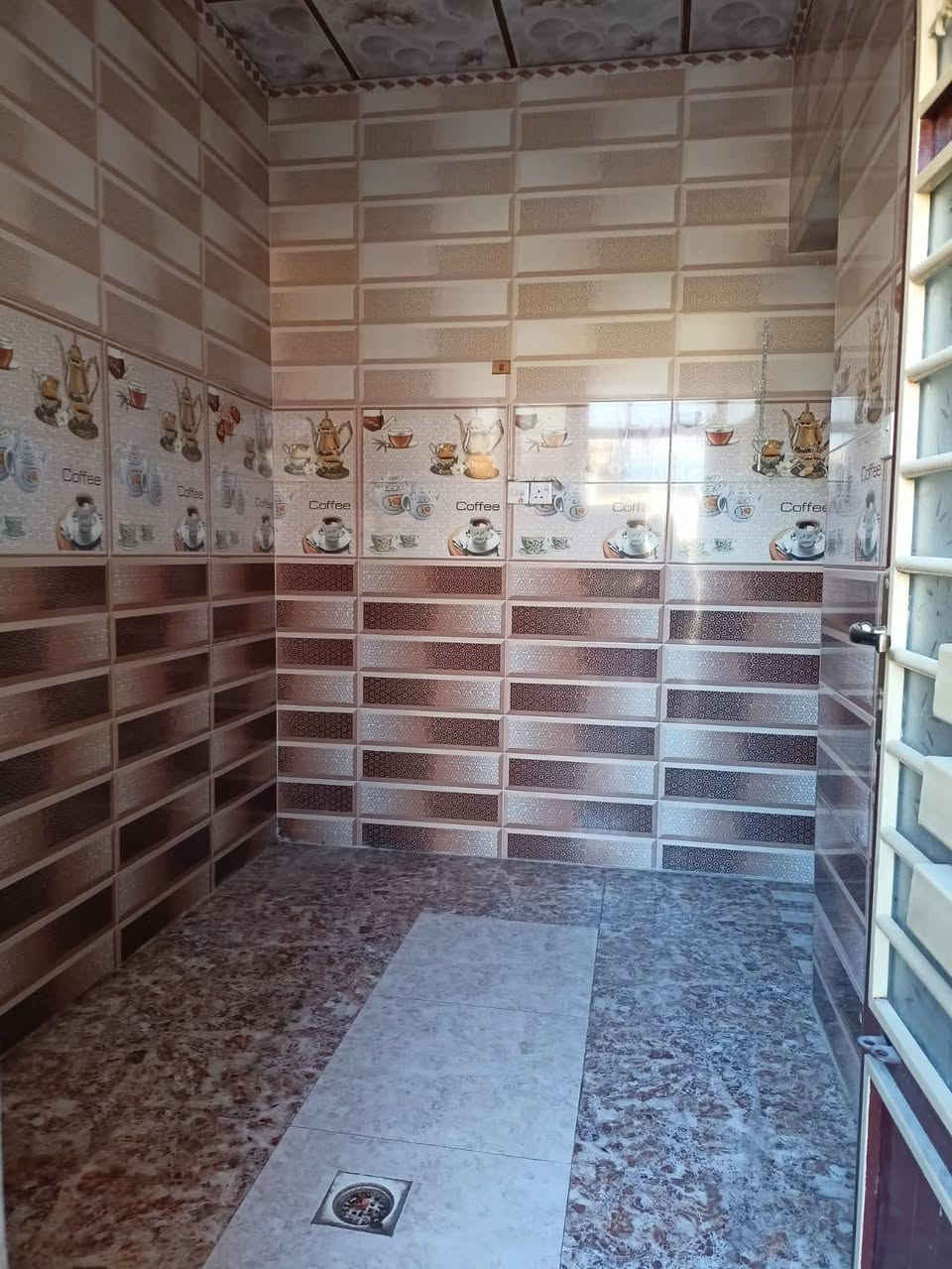 يوجد لدينا بيت للايجار في حي الانتصار خلف جامع خلفاء الرسول 110 متر السعر 250الف مكتب احمد فتحي للعقار إدارة ابو حسين الجريسي مقابل كاسر الاسعار الجديد رقم ***********او***********
