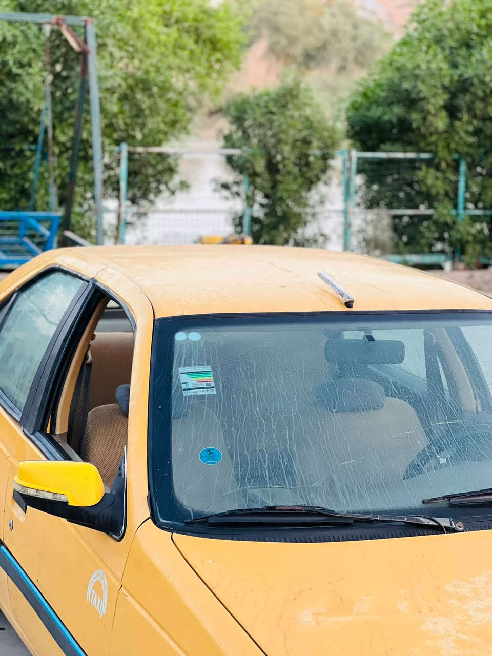 سلام عليكم عندي بيجو لميس ٢٠١٥ السياره مكفوله ماناقصهه شي منضومت غاز تخم تاير جديد صدر جديد مصفره من هيه وغرامه وخط وبحث وبسمي احول ثاني يوم ما متواجد خاص لاستفسار اكثر ***********
